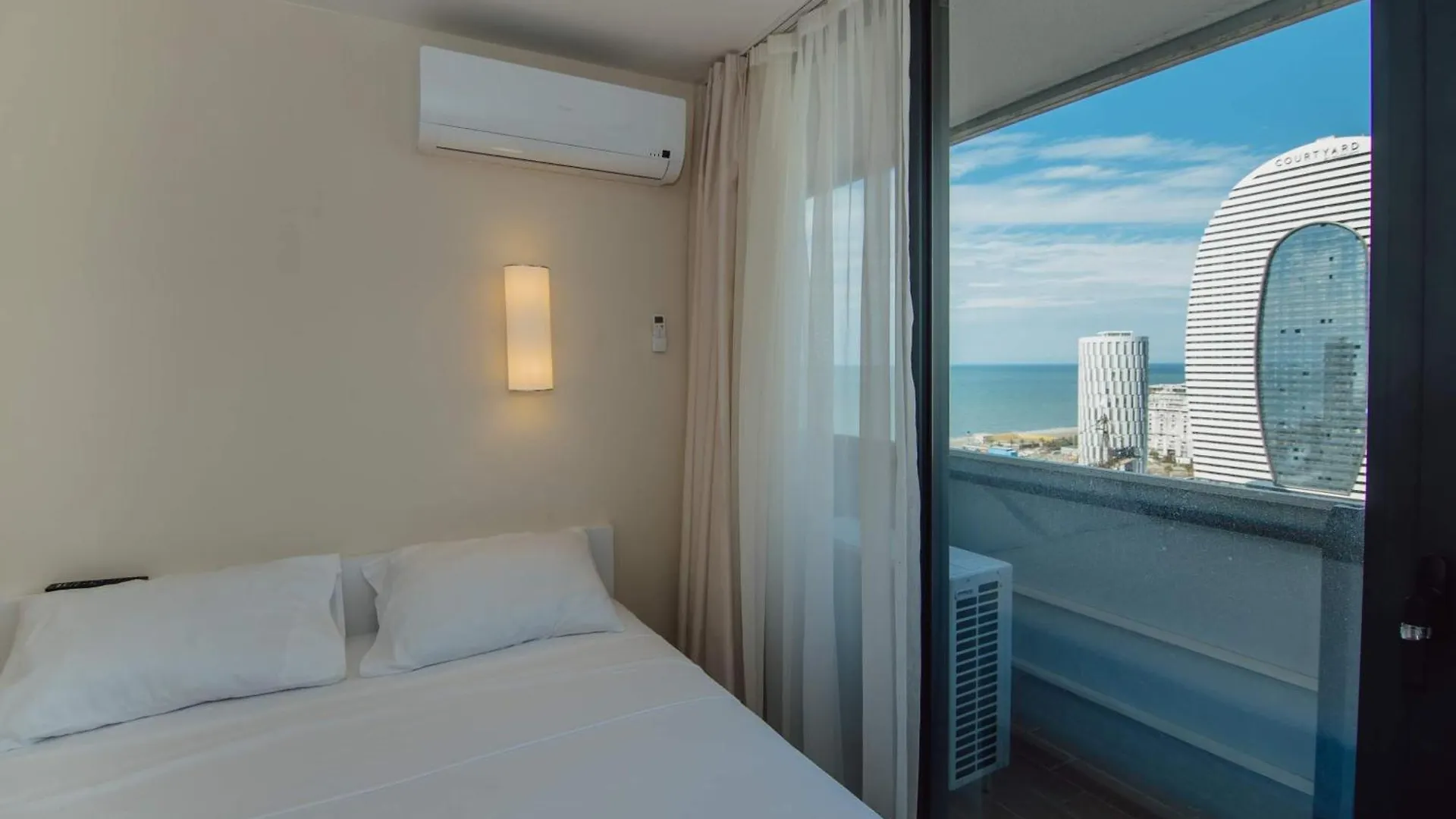 Panorama Luxury Aparthotel Sea View 巴统 公寓