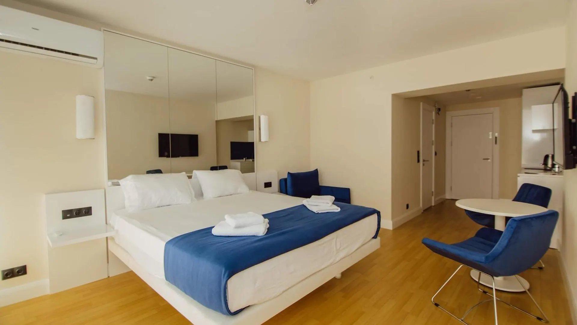 Panorama Luxury Aparthotel Sea View 巴统